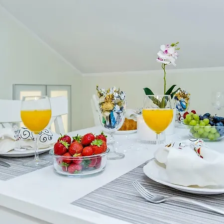 Harbour Apartment *