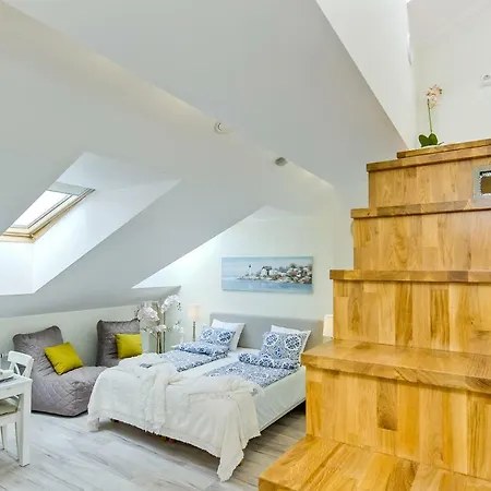 Harbour Apartment *