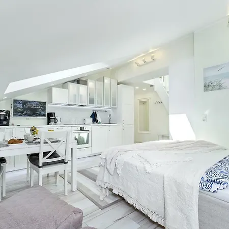 Harbour Apartment *