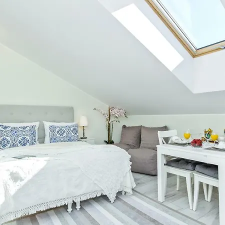 Harbour Apartment *